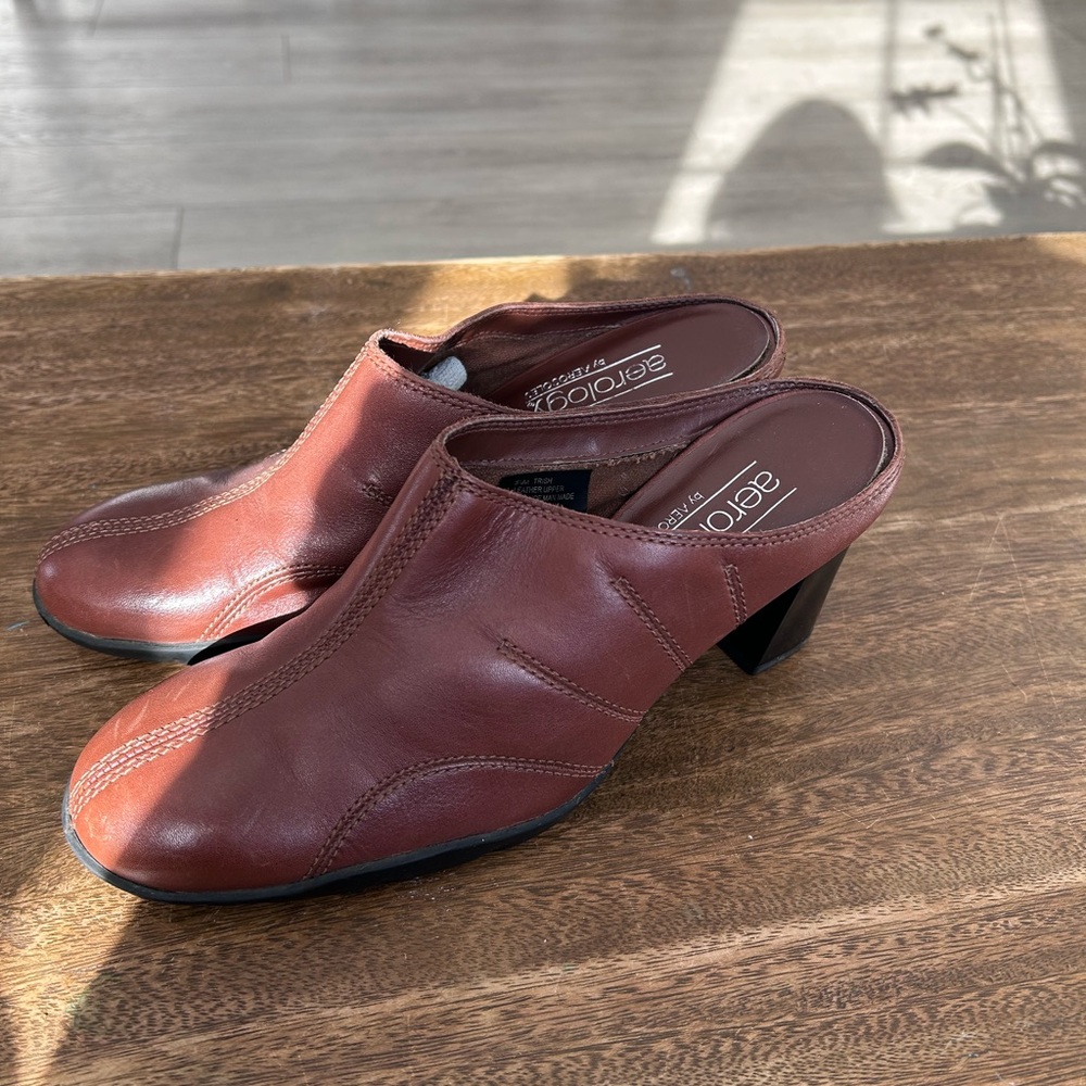 Aerology By Aerosoles “Trish” Brown Leather Clogs Mules Comfort Slip-On Shoes